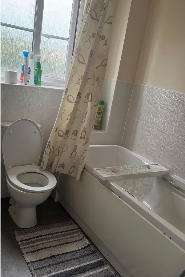 Appartement Salimi à Bridgend  Extérieur photo