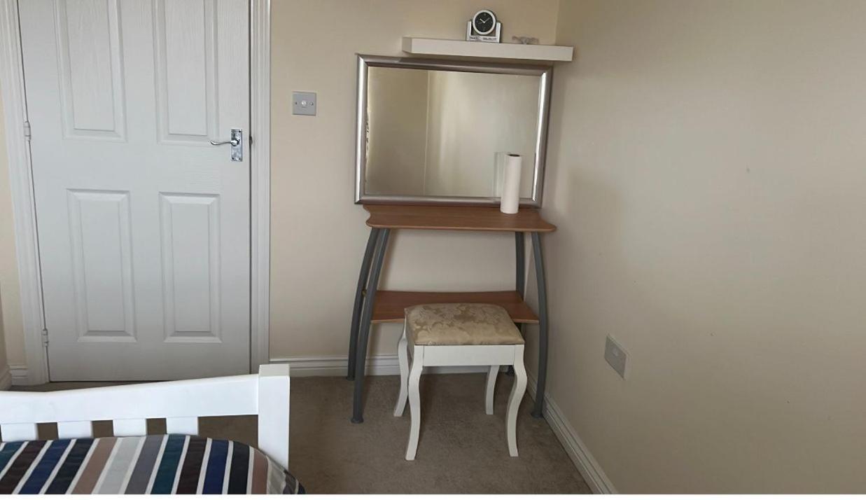 Appartement Salimi à Bridgend  Extérieur photo
